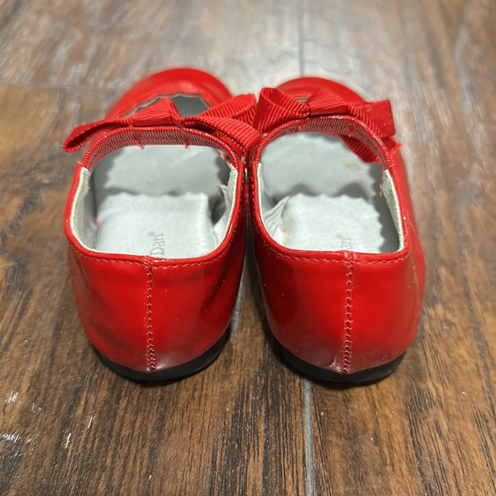 New Lily and Dan Girls Red Ballet Dress Shoes With Bow Strap Size 7/8